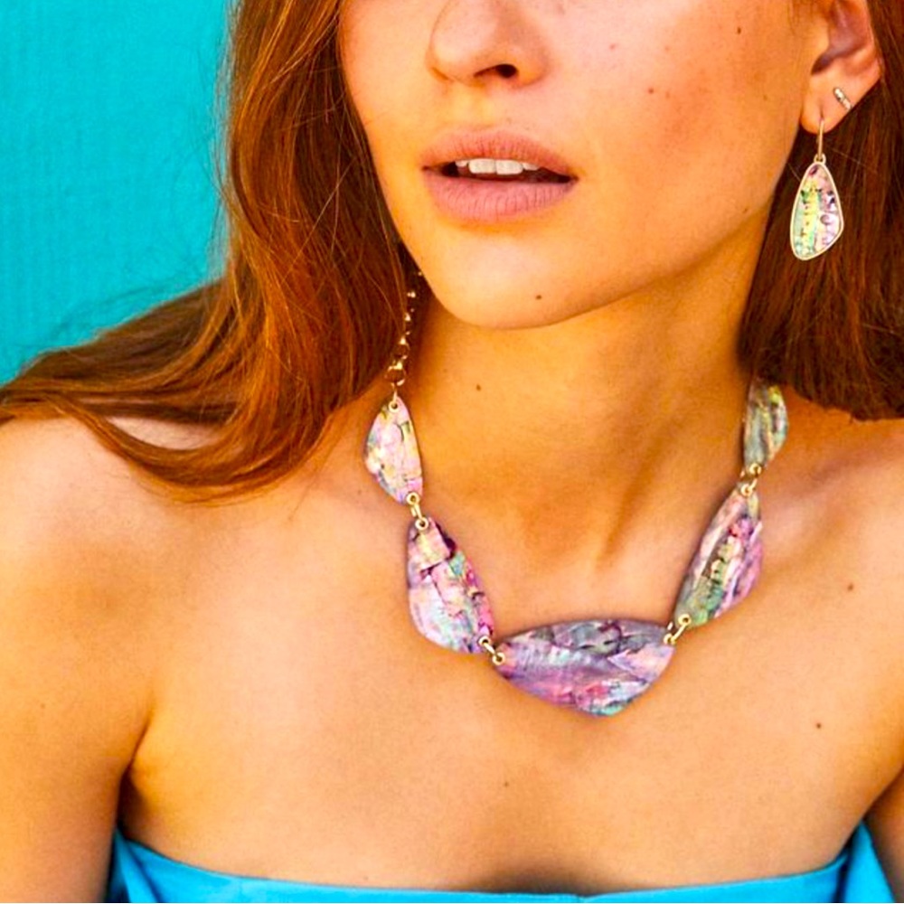 NWT Mckenna Gold Statement Necklace in Lilac Abalone